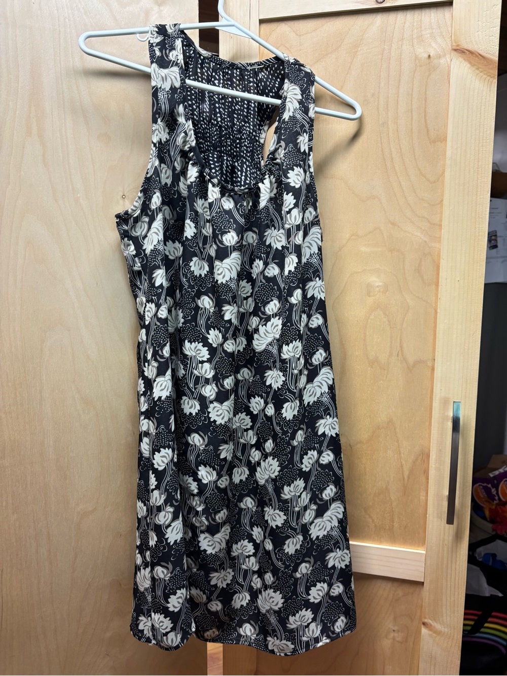 Sleeveless Floral Shift Dress in Black and White